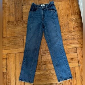 Abercrombie Ultra High Rise 90s Straight Jean size 2